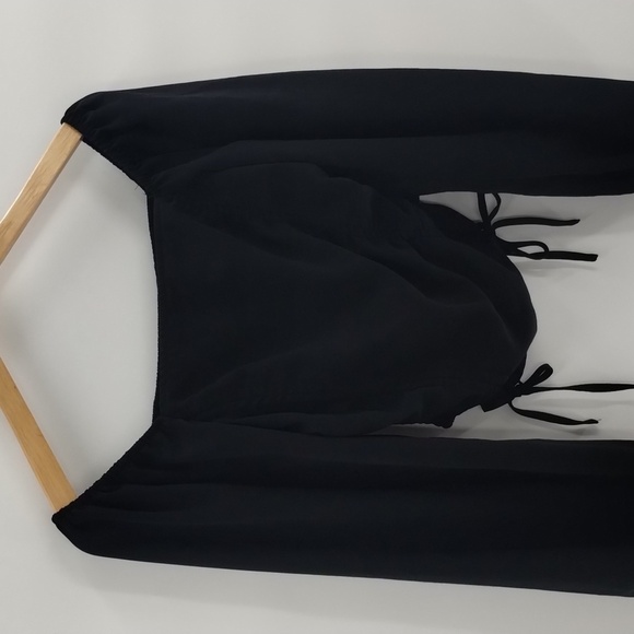 Black cropped blouse top long puff sleeve size medium smocked back unbranded - Picture 2 of 7